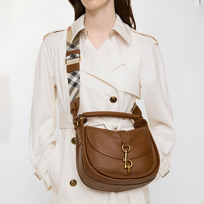 burberry cotswolds grained calf leather vintage check side panel tote bag